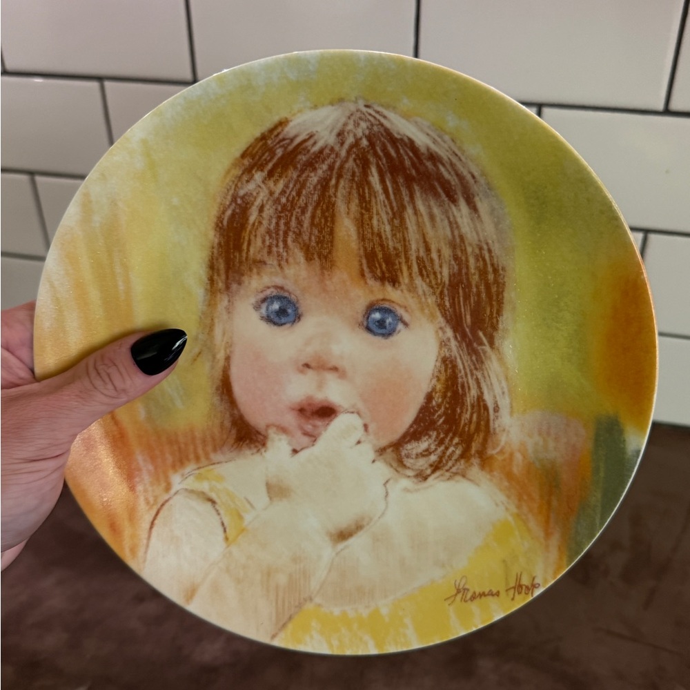 BOGO Vintage France’s Knowles decorative plate “fascination” 1985